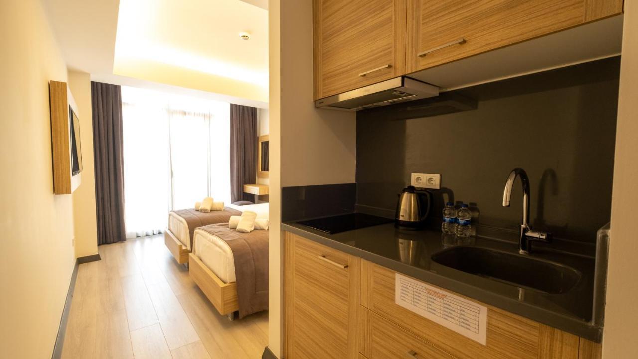Alesta Midtown Aparthotel Fethiye Bagian luar foto